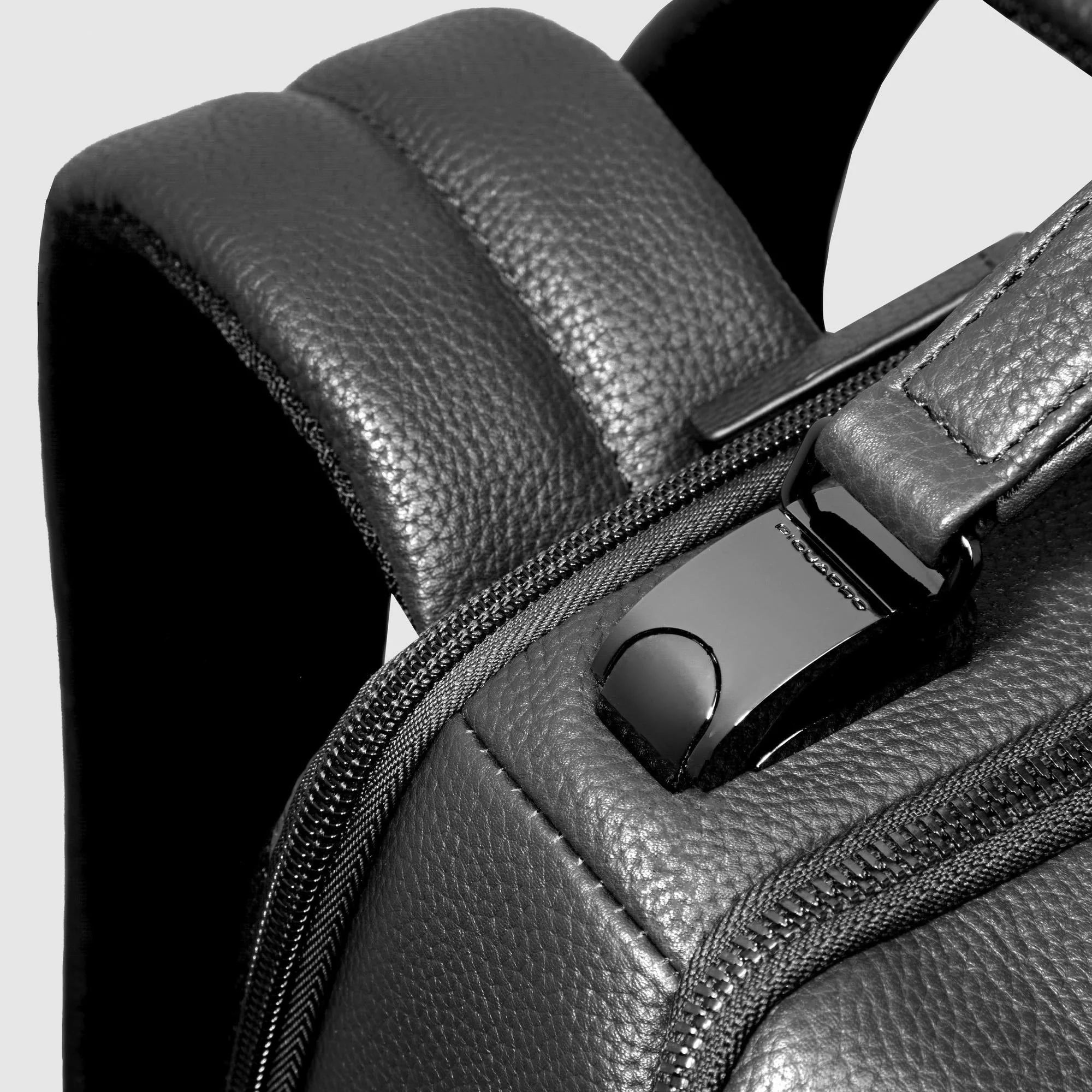 Piquadro - Zaino da Viaggio Porta Pc 14" Personalizzabile